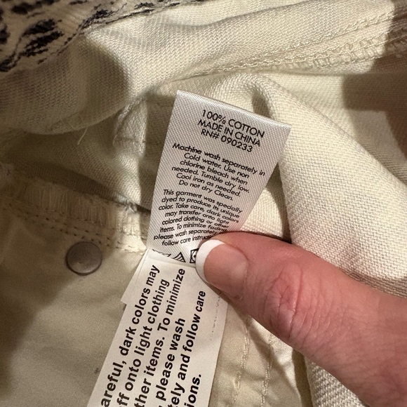 NWOT Bullhead denim co High Rise Shorts. Size 5. - Picture 9 of 9